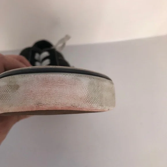 Vans men’s tennis shoes black/white size 8.5 - Picture 9 of 12